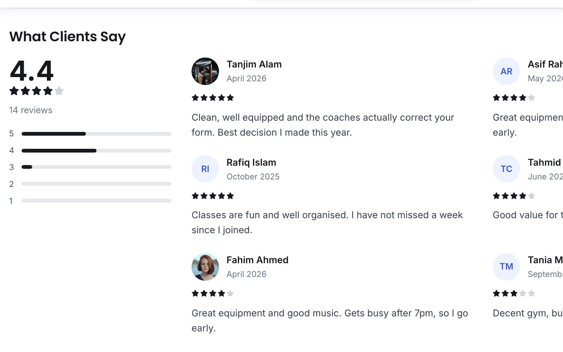 Reviews section on a personal trainer public page with the average rating and client reviews